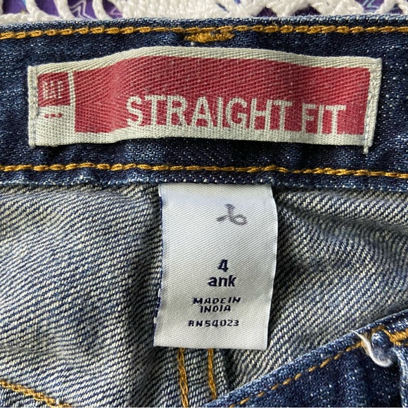 GAP Straight Fit Jeans - Picture 3 of 15
